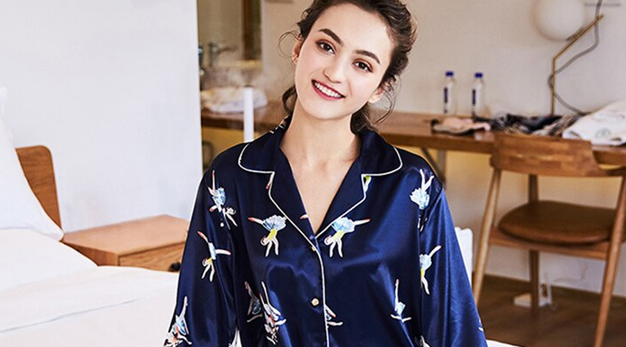 What Happens When You Wear Pajamas All Day, According to a Psychologist